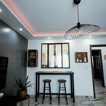 Διαμέρισμα Prestige Lumineux Jacuzzi Parking Prive *